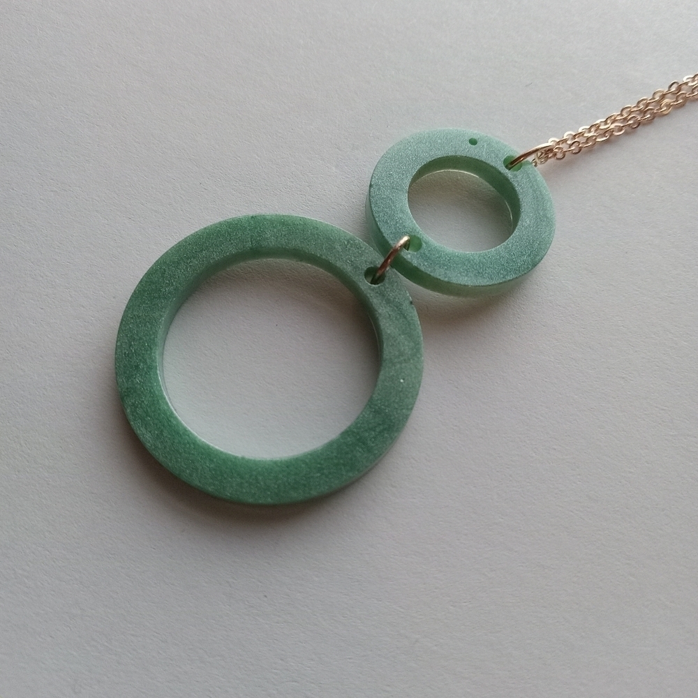 5/$50 2 circles green resin necklace - Picture 5 of 6
